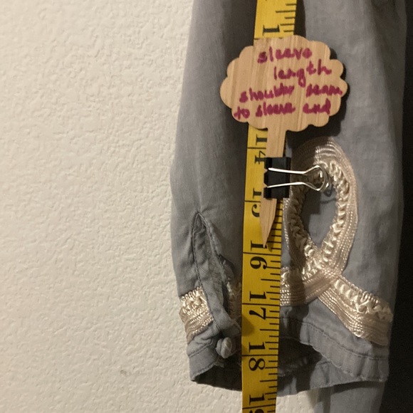 Avenue grey Embroidered button
down 3/4 sleeves blouse women's size 22/24 - Picture 5 of 12